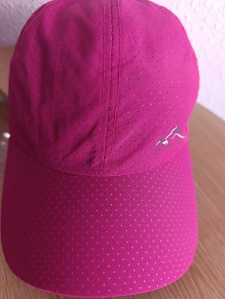 Gorra Rosa con Diseño de Montaña