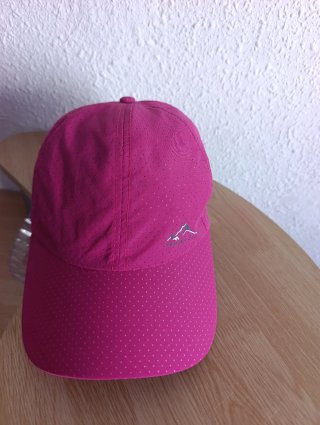 Gorra Rosa con Diseño de Montaña