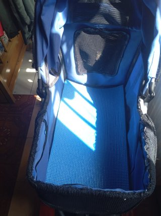 Carrito para mascotas azul y negro
