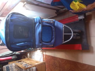 Carrito para mascotas azul y negro