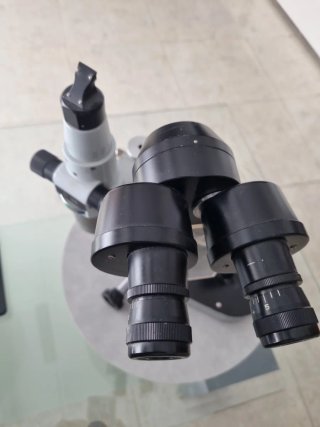 Microscopio Óptico Profesional