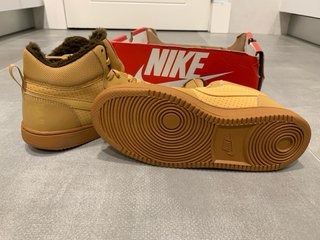 Zapatillas Nike Beige/Marrón Talla...