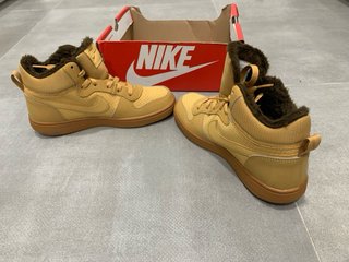 Zapatillas Nike Beige/Marrón Talla...