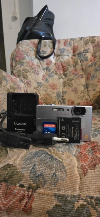 Panasonic Lumix DMC-FP8 Silver