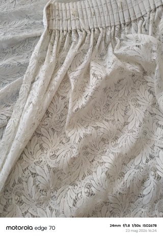 Tenda in pizzo bianco
