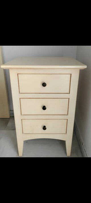 Mesita de noche crema madera