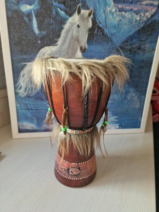 Timbal de percusión pequeño decorado