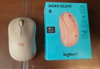 Logitech Pebble Combo Tastiera e Mouse Wireless