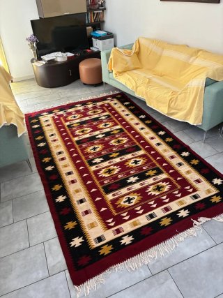 Kilim lana rosso e nero