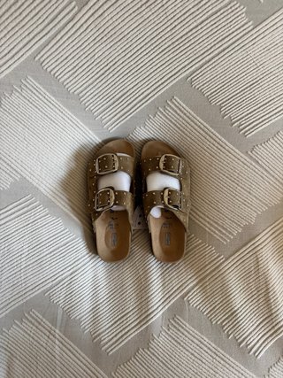 Sandalias Birkenstock Beige con Tachuelas Plata