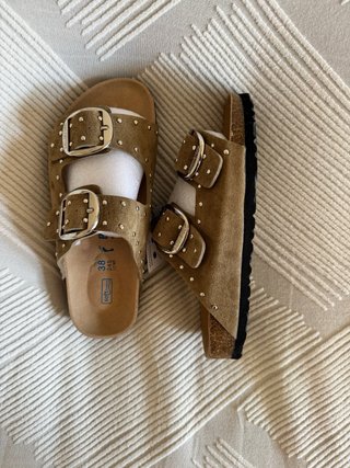 Sandalias Birkenstock Beige con Tachuelas Plata