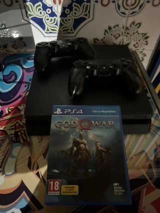 Consola PS4 Slim Negra + God of War