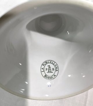 Portacandele in porcellana e vetro trasparente