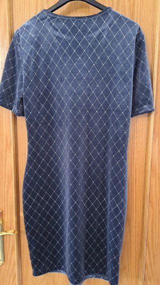Vestido gris con brillos