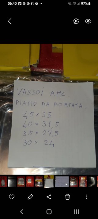 Vassoio con 4 coppette in metallo