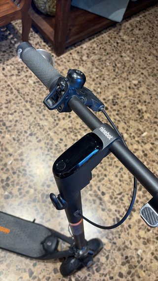 Patinete + Manual y cargador Ninebot KickScooter