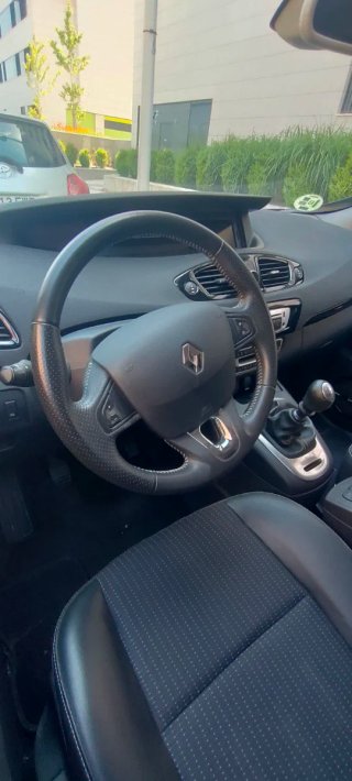 Renault Grand Scenic 2013