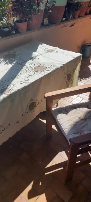 Tovaglia ricamata per 12 persone