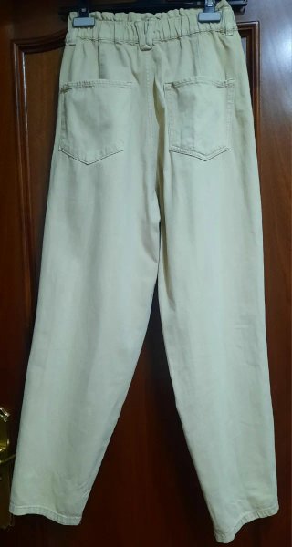 Pantalón Stradivarius Beige Talla M