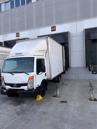 Nissan Cabstar 2011