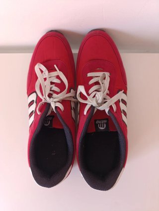 Zapatillas Mustang rojas talla 44 – estilo retro