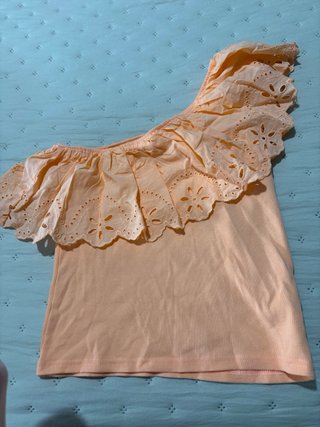 Camiseta Zara Talla M Volante Hombro Descubierto