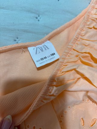 Camiseta Zara Talla M Volante Hombro Descubierto