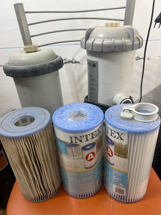 Dos depuradoras y tres filtros, funcionando