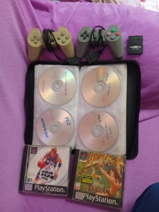 Lote PS2: 30 juegos + 2 mandos PS1 + Memory Card