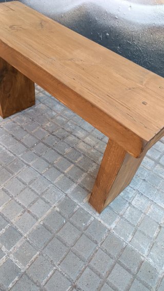 Banco rústico de madera
