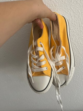 Zapatillas deportivas amarillas