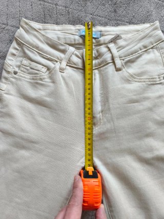 Pantalón elástico flare blanco. Un sólo uso.