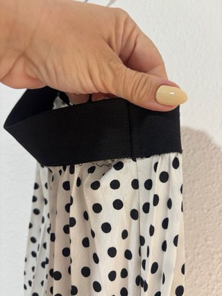 Falda midi lunares blanca y negra