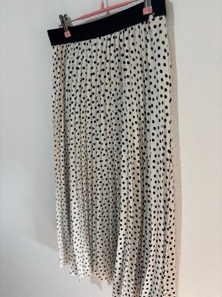 Falda midi lunares blanca y negra