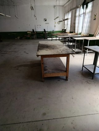 Mesa de trabajo multiusos