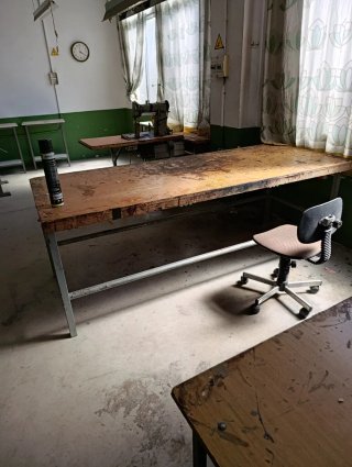 Mesa de trabajo multiusos