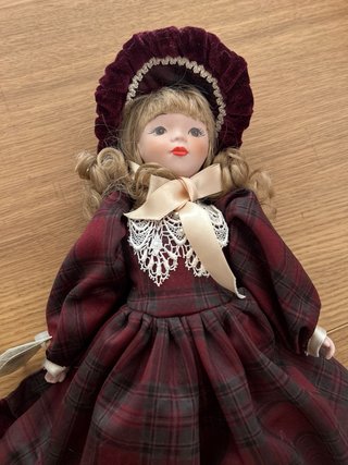 Muñeca de porcelana vintage