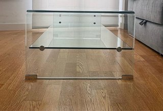 Mesa centro cristal minimalista