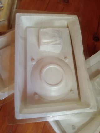 JUEGO DE TAZAS REALES ANTIGUAS PRECINTADAS