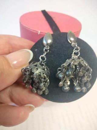 Pendientes étnicos plateados