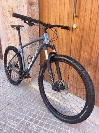 Bicicleta de Montaña GIANT XTC L 29 2025