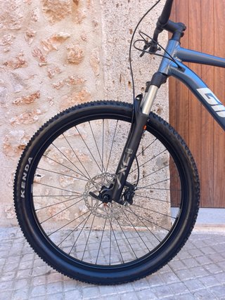 Bicicleta de Montaña GIANT XTC L 29 2025