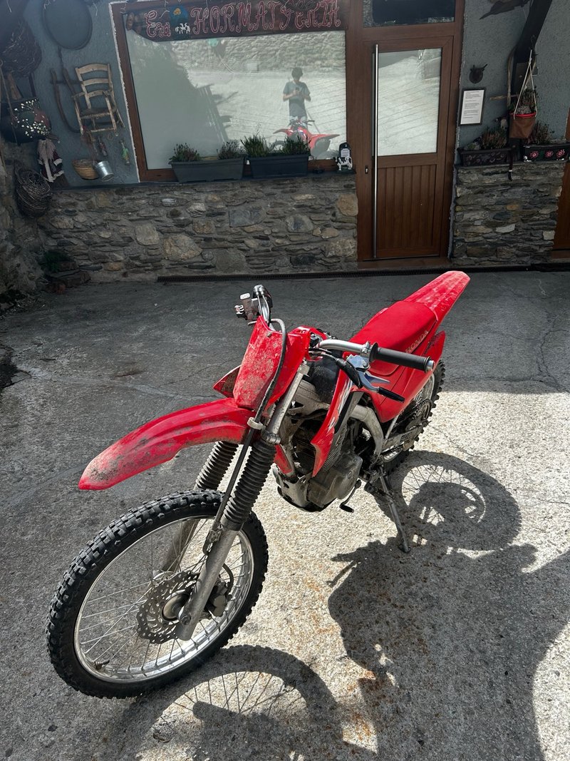 Honda CRF 125 2022 Roja
