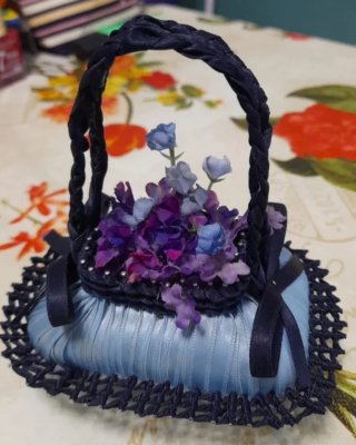 Adorno bagno fiori blu e viola