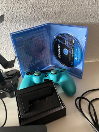PS4 Slim Negra + FIFA 22 + Torre RGB + Cargador