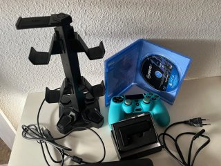 PS4 Slim Negra + FIFA 22 + Torre RGB + Cargador