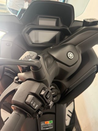 Yamaha TMAX 300 Tech MAX Negra