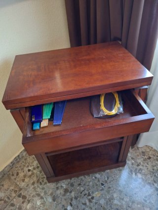 Mueble auxiliar madera maciza