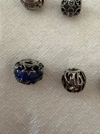 Pulseras Pandora Plata y charms, precio por unidad