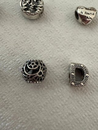 Pulseras Pandora Plata y charms, precio por unidad